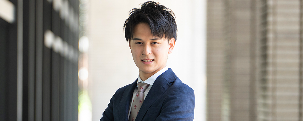 吉﨑航介の正面写真