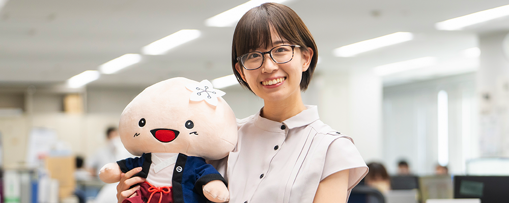 影山璃奈の正面写真