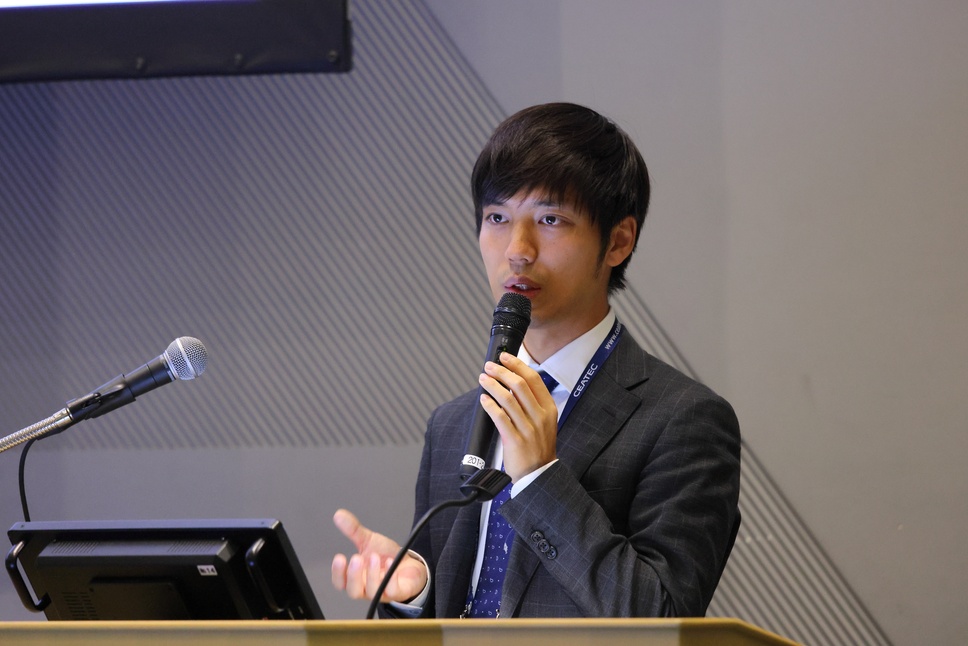 経済産業省 商務情報政策局 情報産業課AI 産業戦略室 室長補佐 鶴岡 響