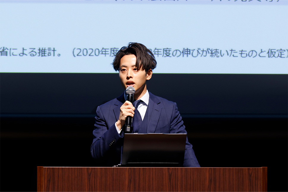 経済産業省 商務情報政策局 情報産業課 AI産業戦略室 総括補佐 秋元 裕太