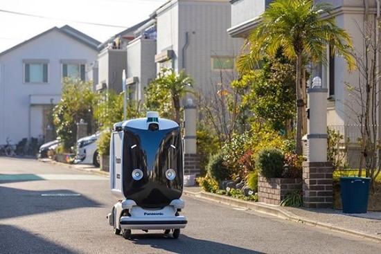 パナソニック ホールディングス㈱によるロボット走行の様子（神奈川県藤沢市）
