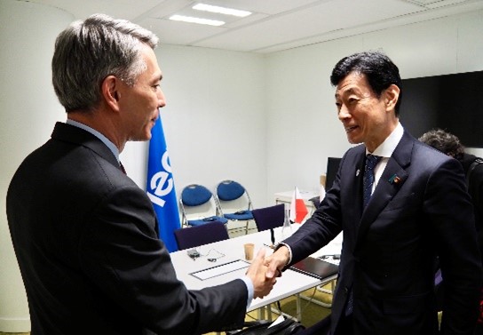 ヘンリーCEOと西村経済産業大臣