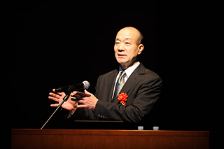 自社の製品安全の取り組みについての講演の様子 アキュフェーズ株式会社