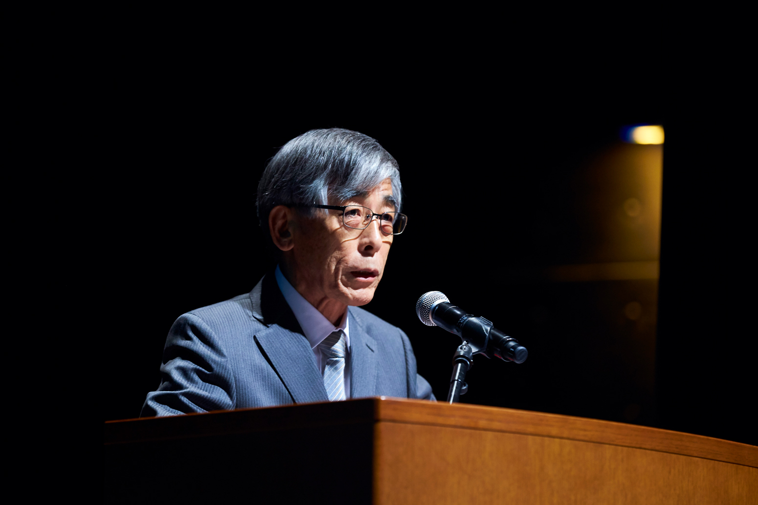 自社の製品安全の取り組みについての講演の様子 プレゼンテーションの様子